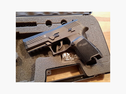 Sig Sauer P320 -  Schreckschuss Pistole 9mm P.A.K. schwarz