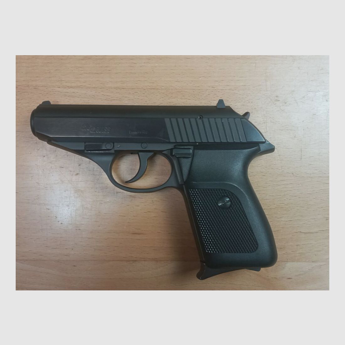 Sig Sauer modelo P 230, imagen 1 de 6