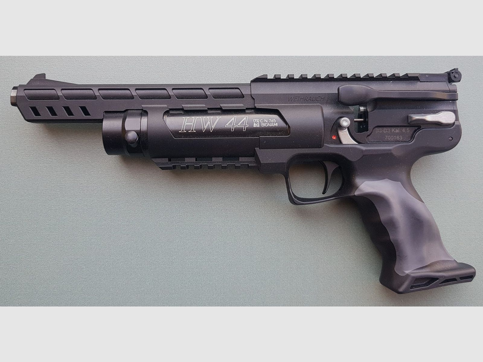 WEIHRAUCH PCP CO2 PISTOL MOD. HW44 CAL. 4.5 FREE SALE