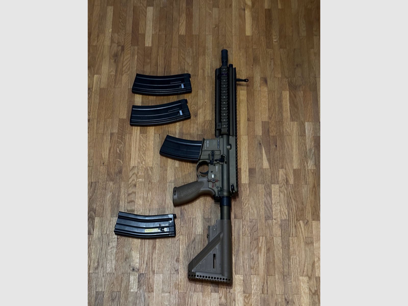 Heckler & Koch HK416 A5 métal plein Gaz-Blow-Back 6mm BB RAL 8000. avec 4 chargeurs au total !