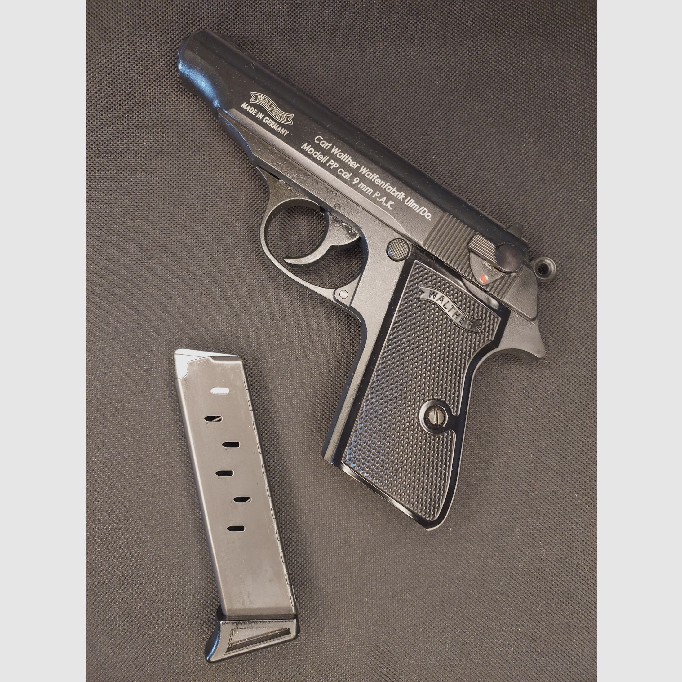 Walther PP Schreckschuss Pistole Kal. 9mm P.A.K. schwarz brüniert (PTB 923)