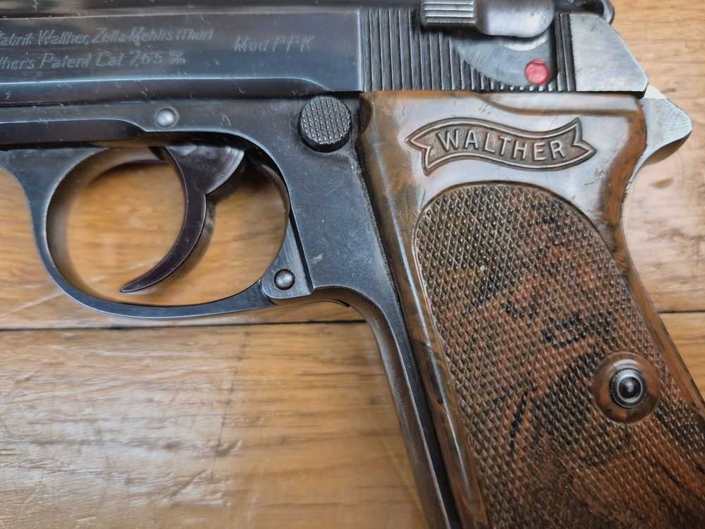 Sehr schöner Walther PPK Pistol – Herstellung Walther Zella-Mehlis Mitte / Ende 1936 – Kal. 7,65 – Sehr schöne Brünierung – Riemenring – Kleiner Zivilist, der zur Polizei übergeben wurde! – Spiegel-Lauf – TBE+, Bild 3 von 19
