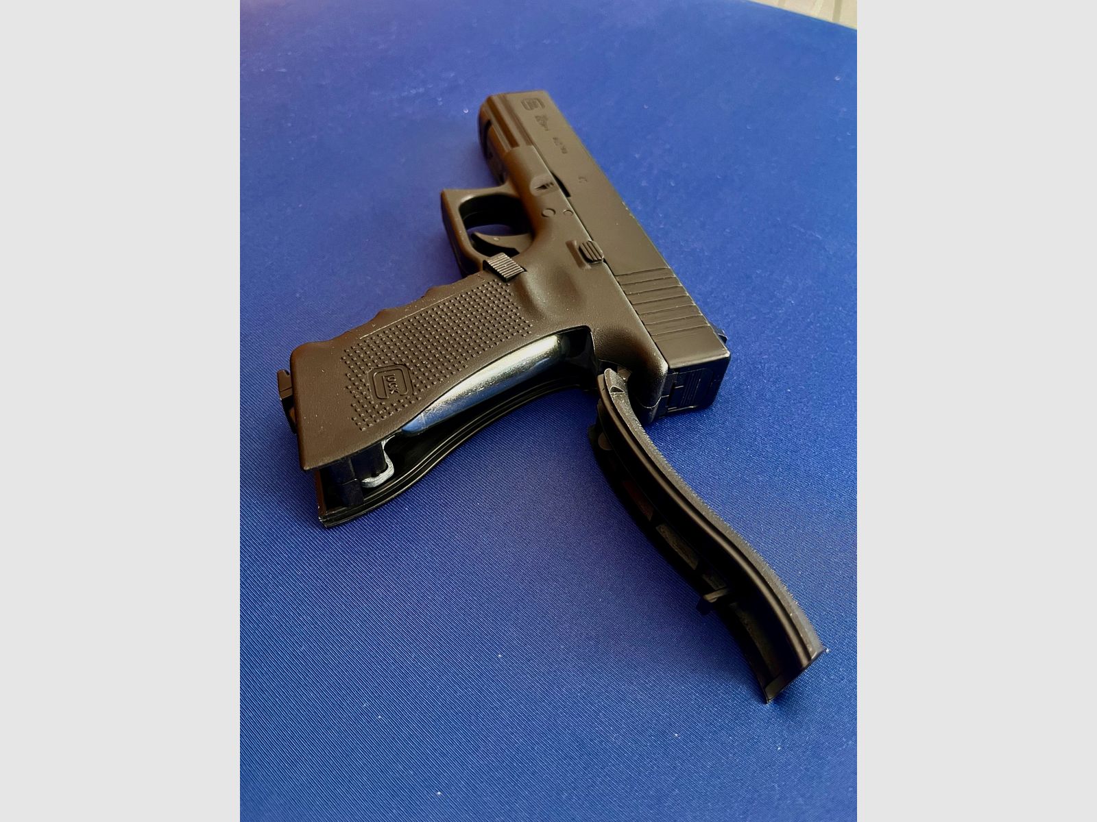 Glock 22 gen4 CO2, zdjęcie 7 z 9