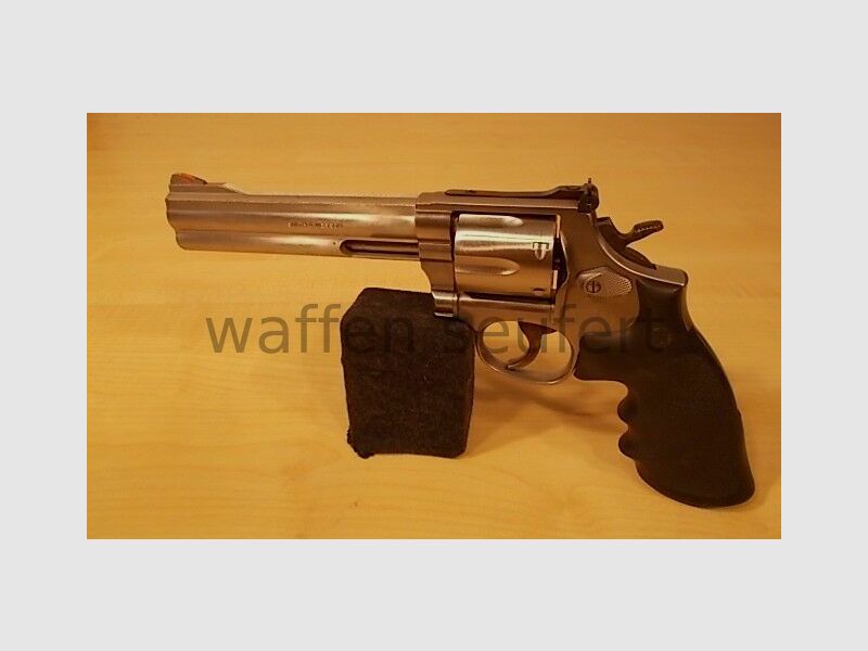 Smith & Wesson 686-5 6-Inch Stainless Revolver
