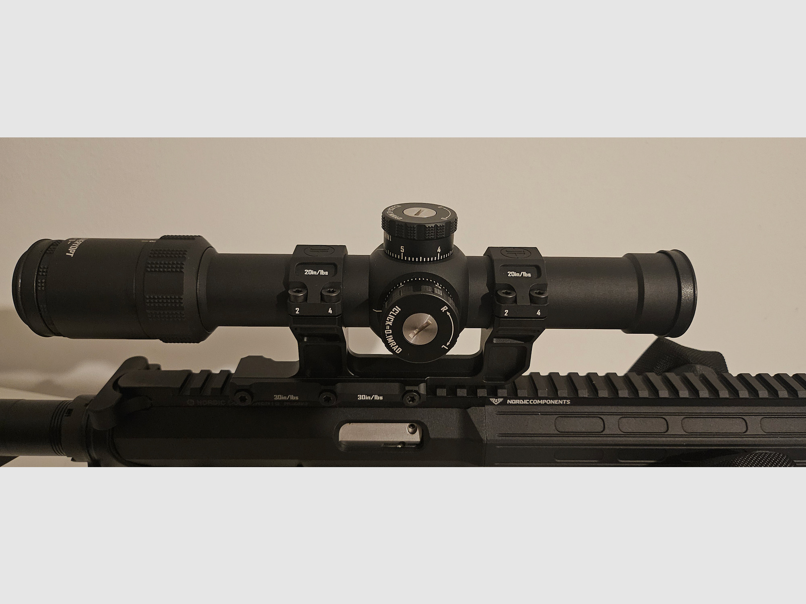 LPVO DISCOVERYOPT, 1–8 × 24 FFP con tubo de 34 mm