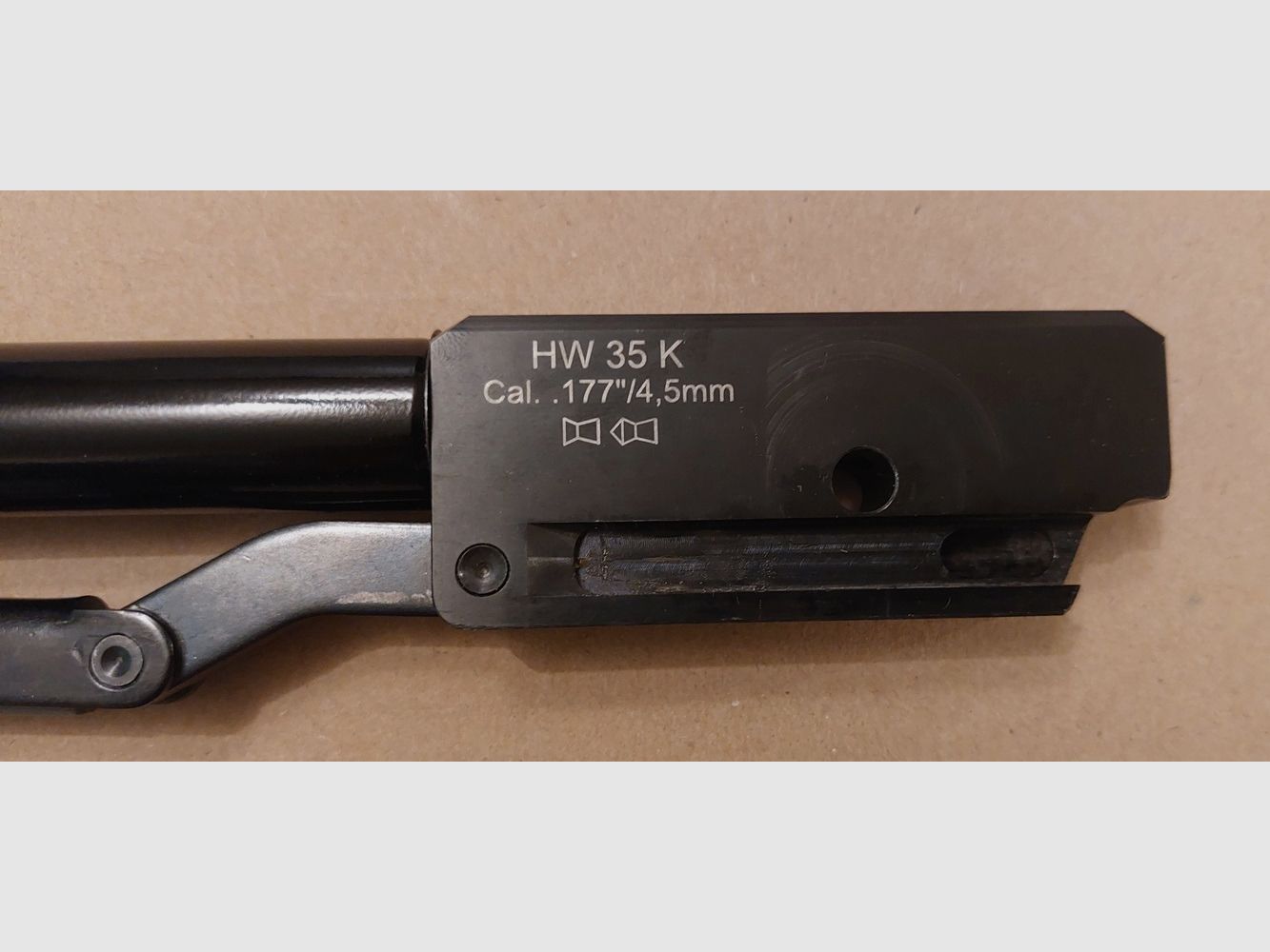 Weihrauch HW 35 K Lauf 4,5 mm ohne F mit lackierten Laufmantel, aufgeschraubten Weihrauch Schalldämpfer