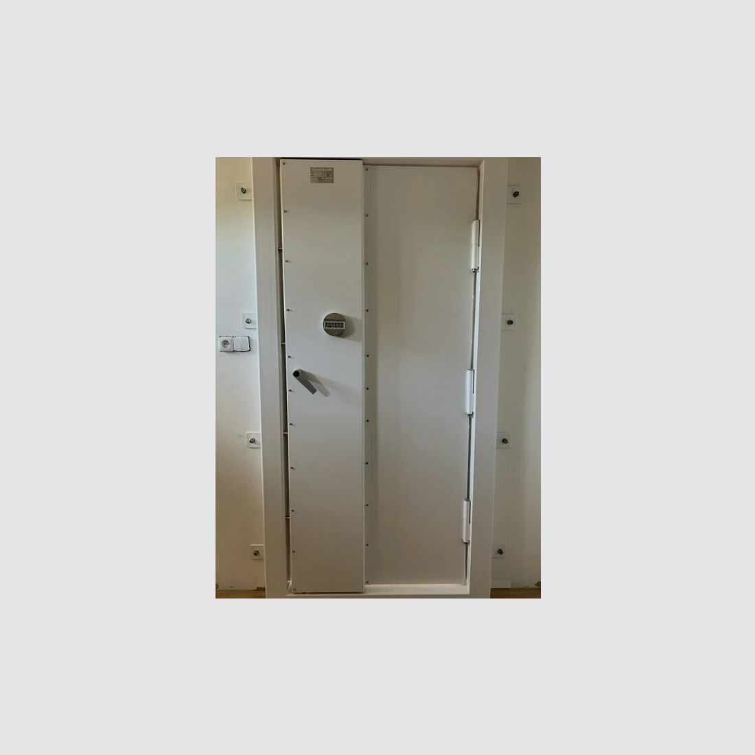 ¡Puerta de sala de armas Gunshome uG Clase 1 EN1143-1 fabricación a medida! ¡Mira!