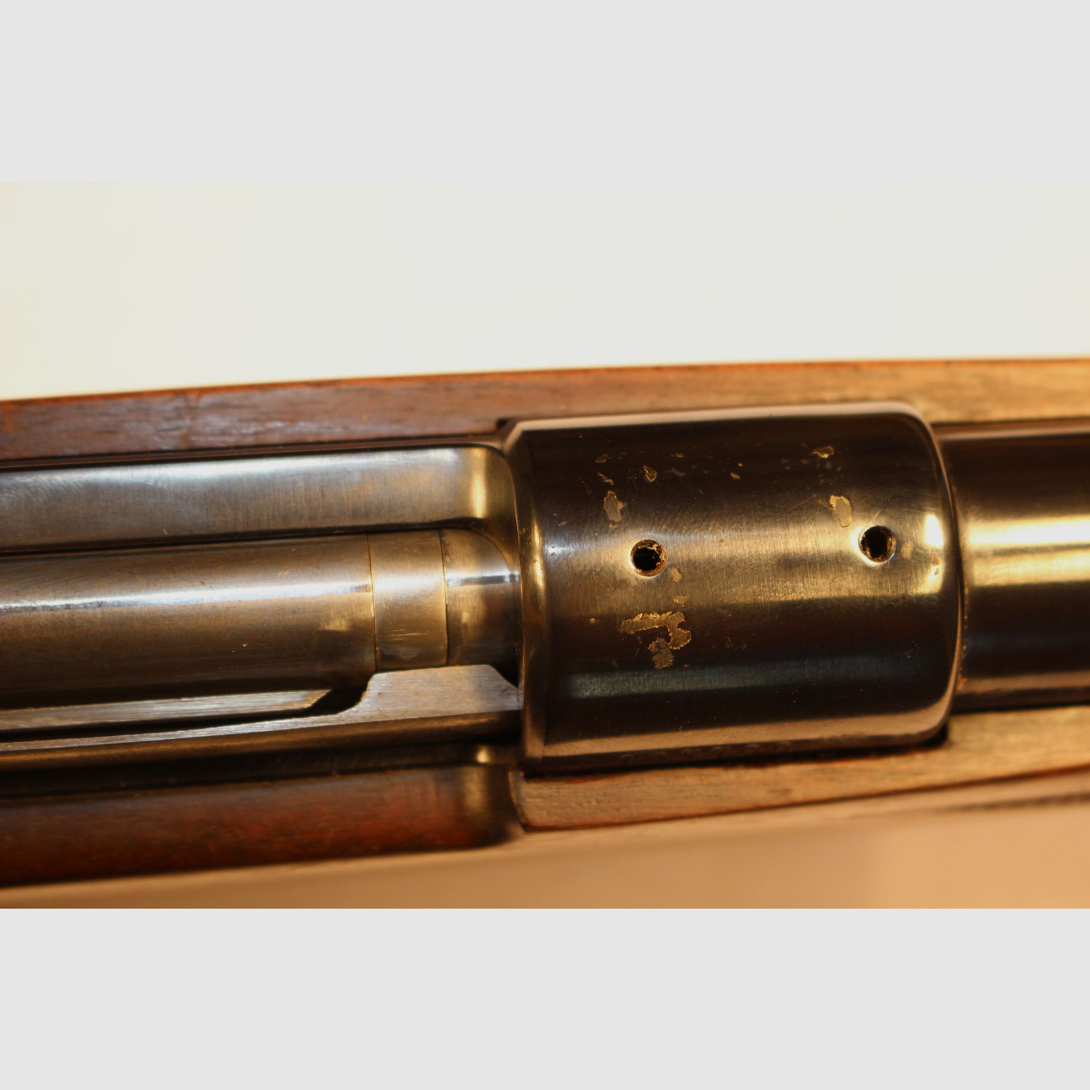 Bolt-action rifle in caliber .270 Winchester.