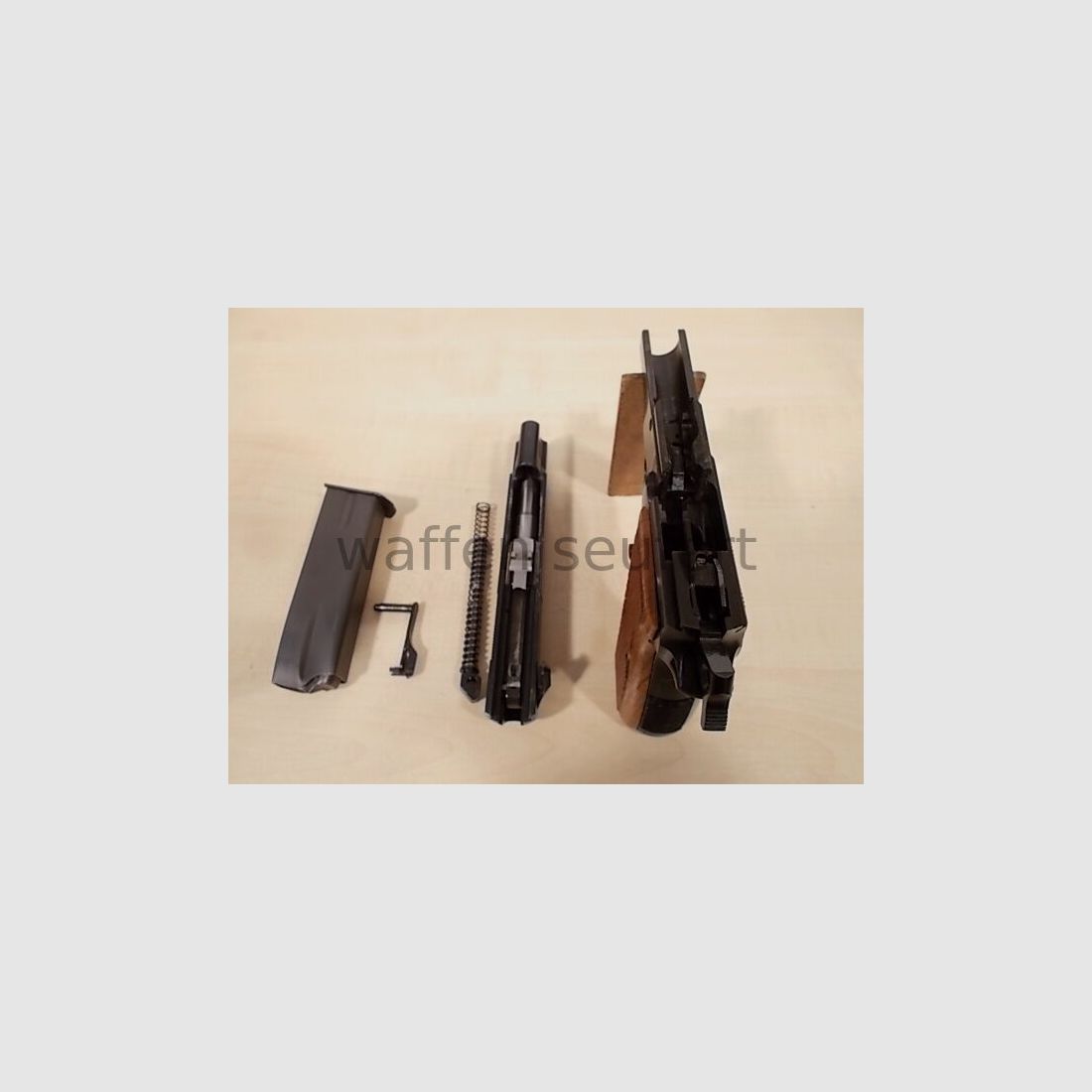 Pistolet Mauser Compact DA kal. dużego.