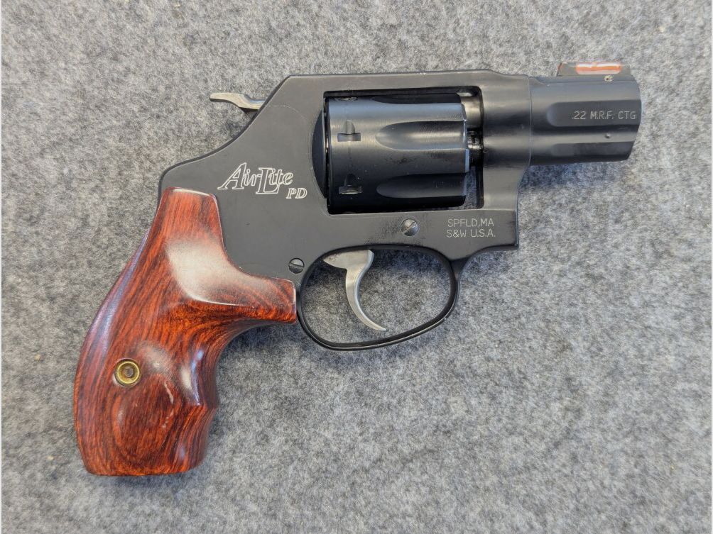 Smith & Wesson 351 PD AirLite