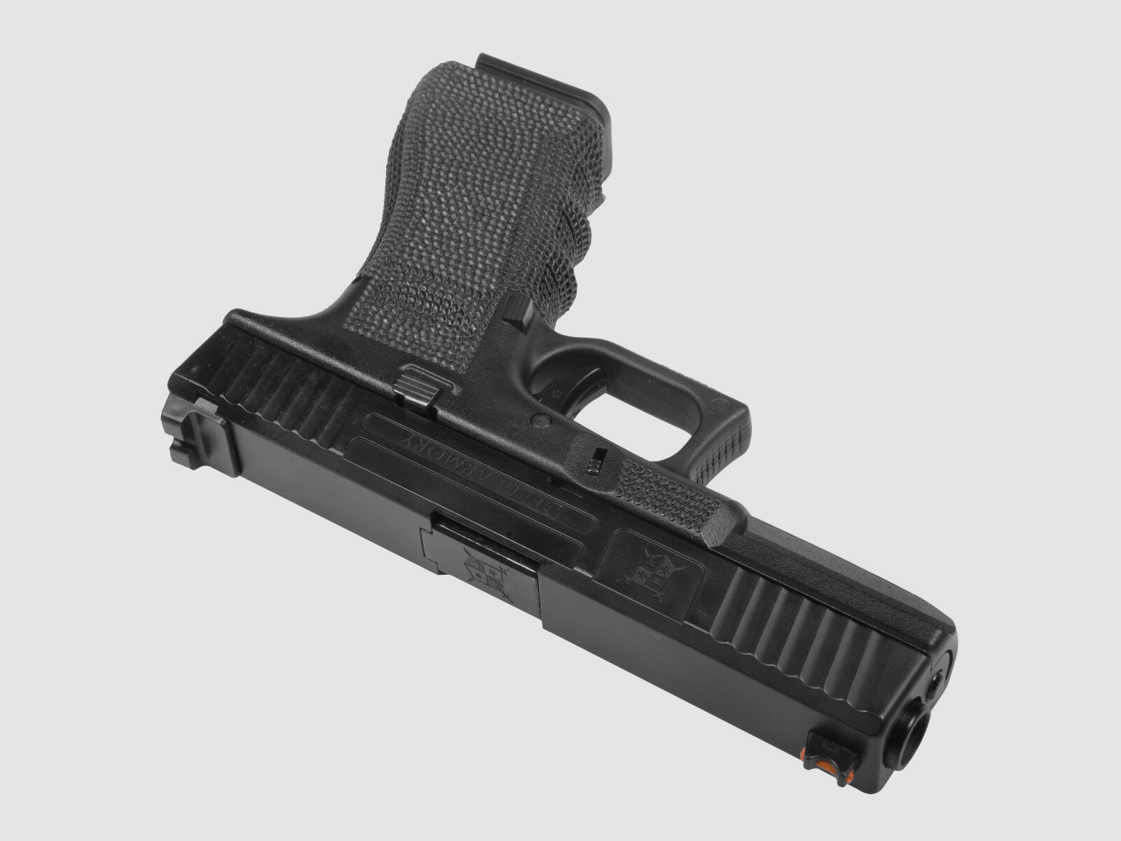 P04 GBB Airsoft Pistole in Schwarz | Delta Armory