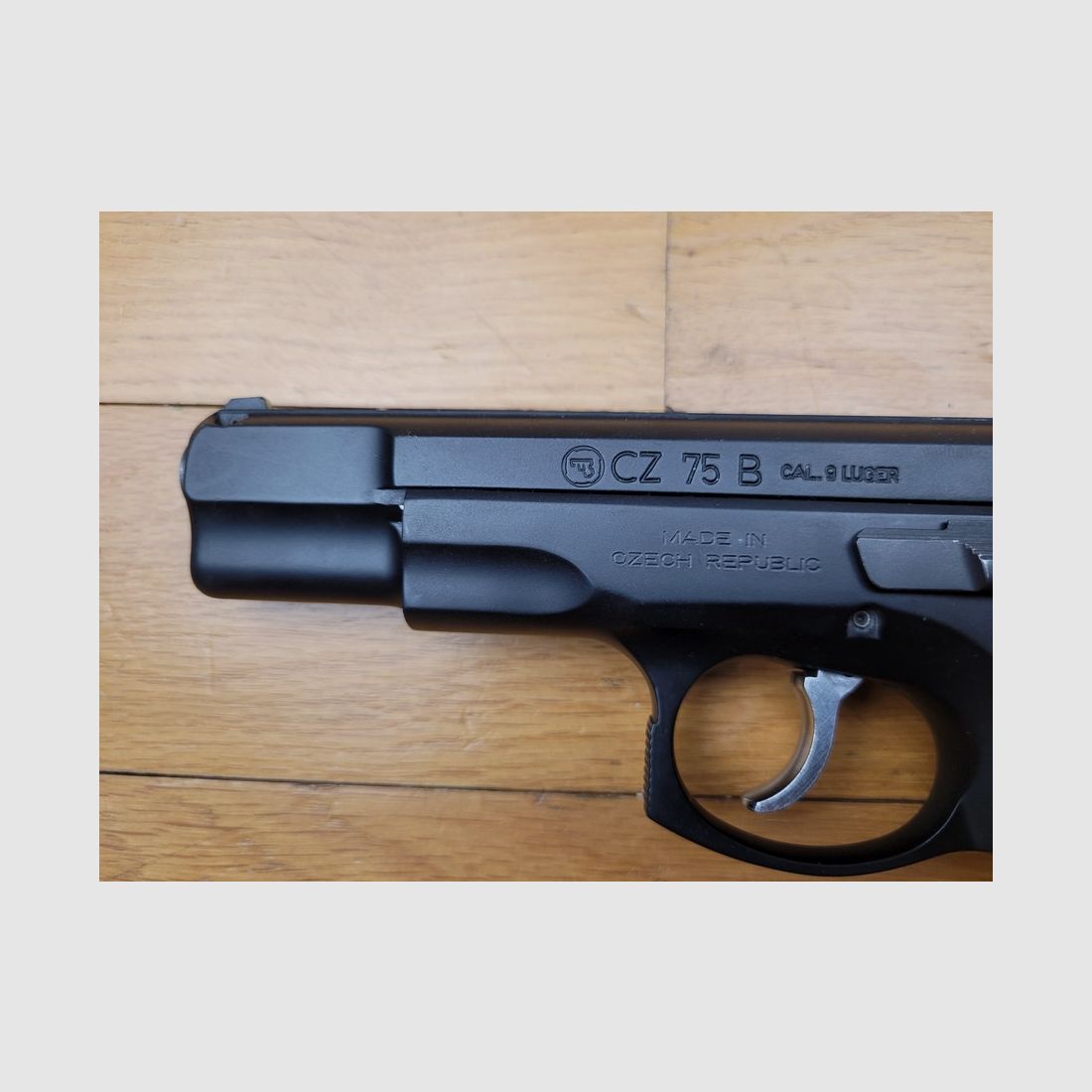 Bon pistolet d&rsquo;occasion CZ75 – Modèle BD – calibre 9 x 19 – Tout acier – 2 chargeurs – Excellent état, image 1 sur 13