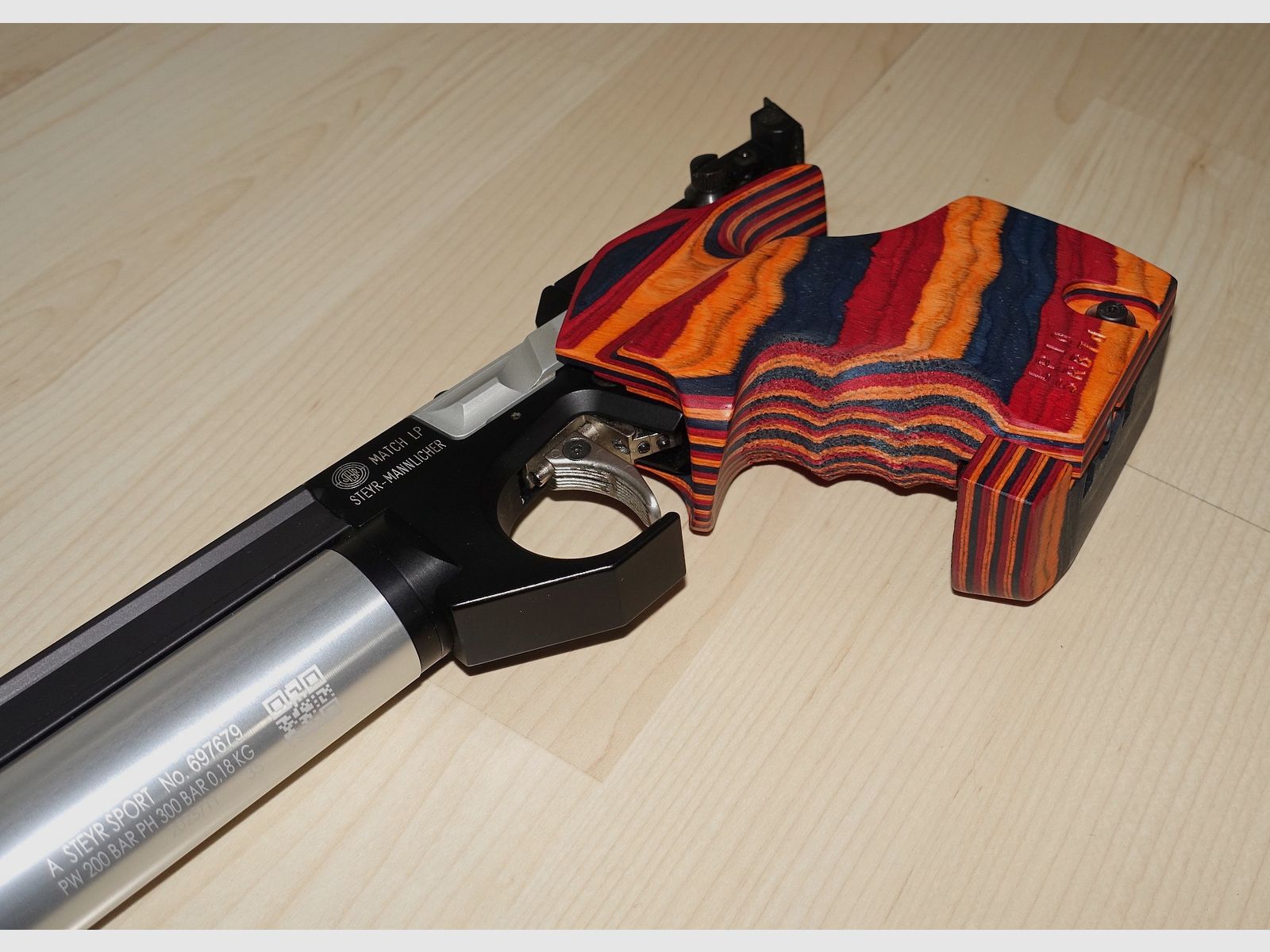 TOP Steyr LP pistola da match ad aria compressa con nuova impugnatura + nuova cartuccia + accessori