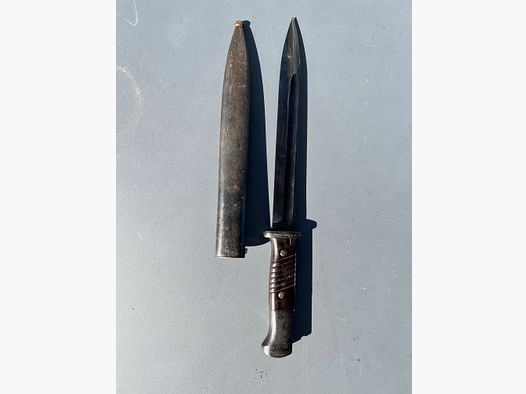 Originales deutsches K98 Bajonett / Seitengewehr 84/98 (Clemen & Jung, 1940) mit Scheide (1942)
