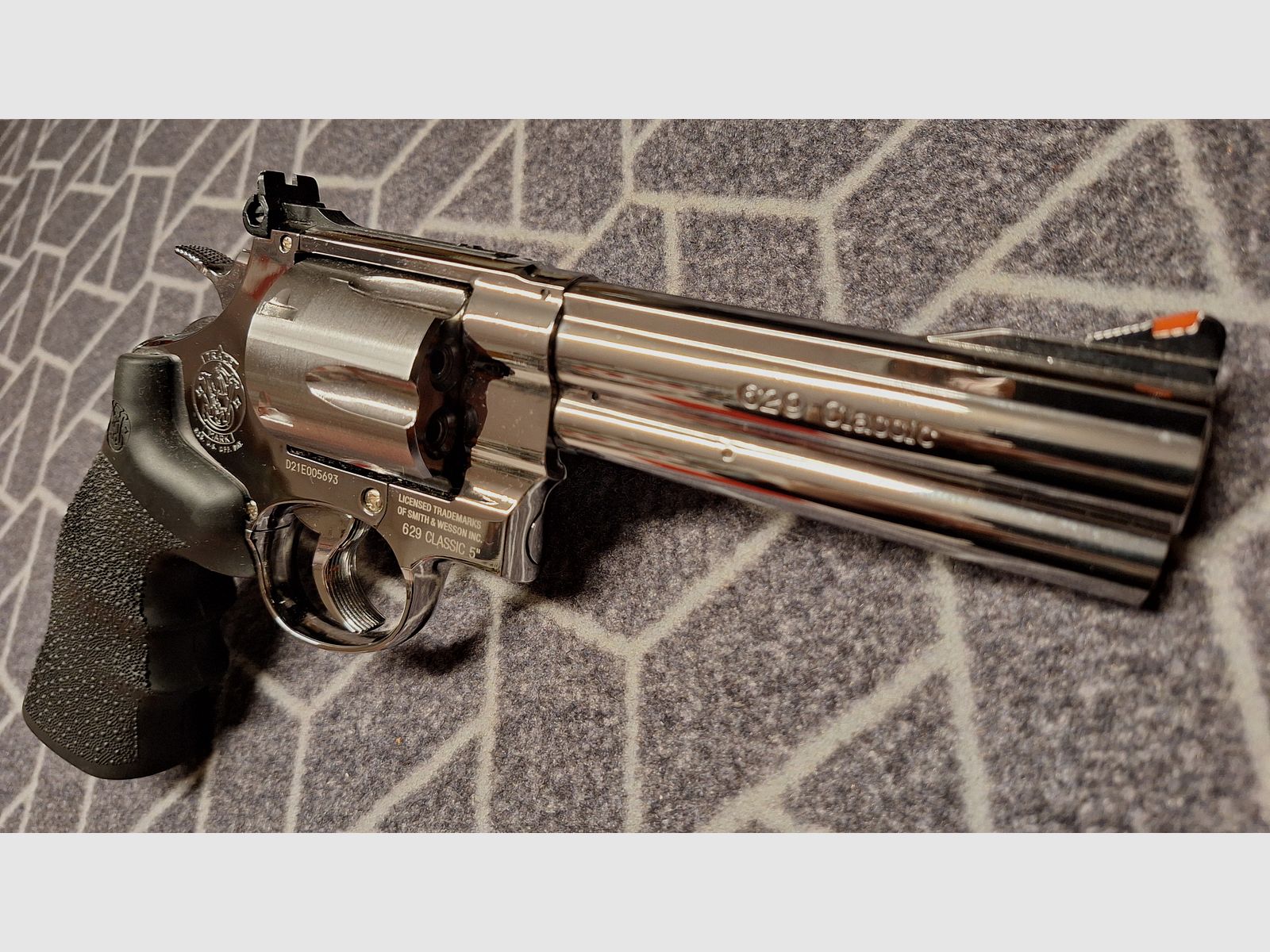 Smith & Wesson 629 Classic 5 inch steel finish Co2 revolver caliber 4.5 mm diabolo NEW!