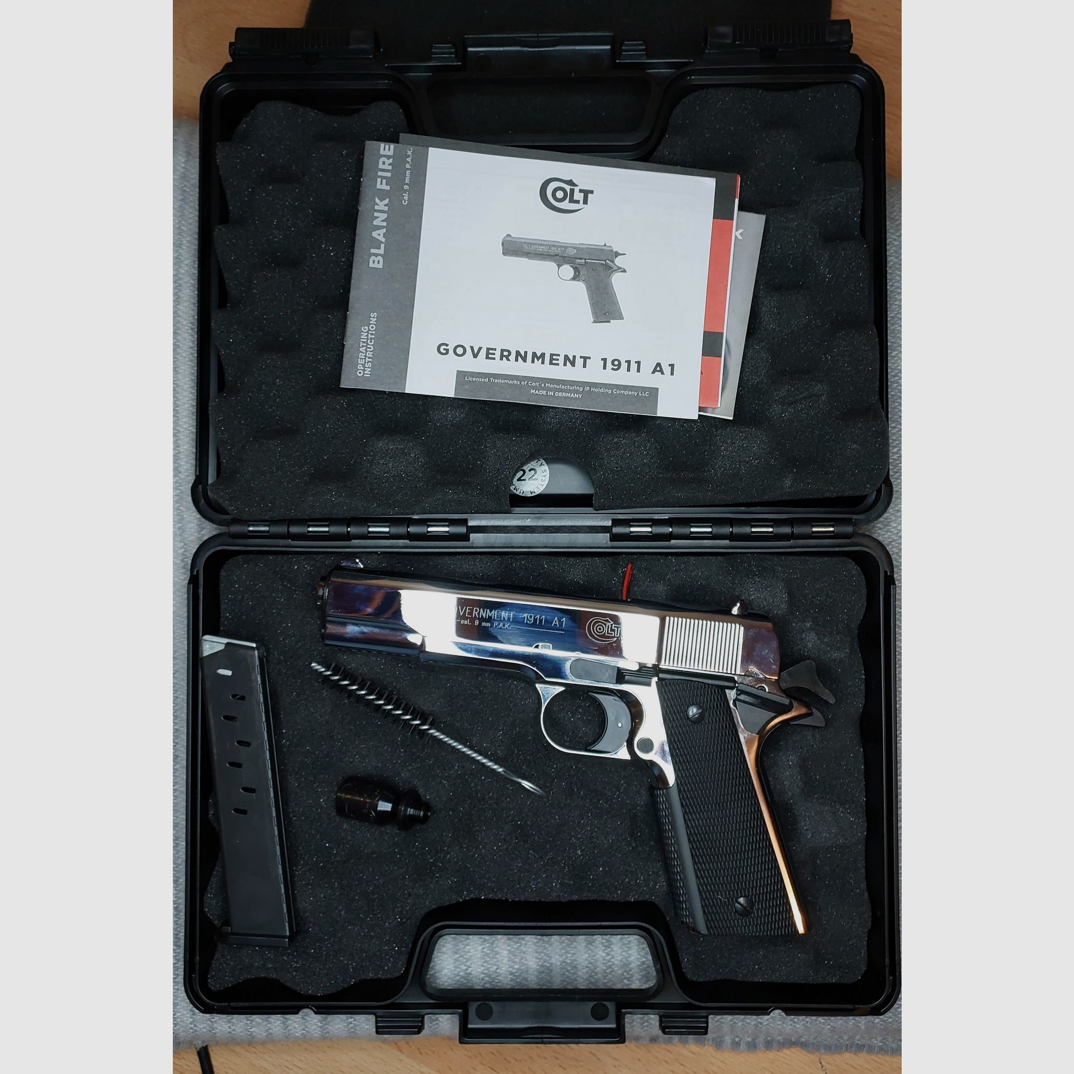 Colt Government 1911 A1 Schreckschuss Pistole 9mm P.A.K. poliertes Chrom (PTB 774)