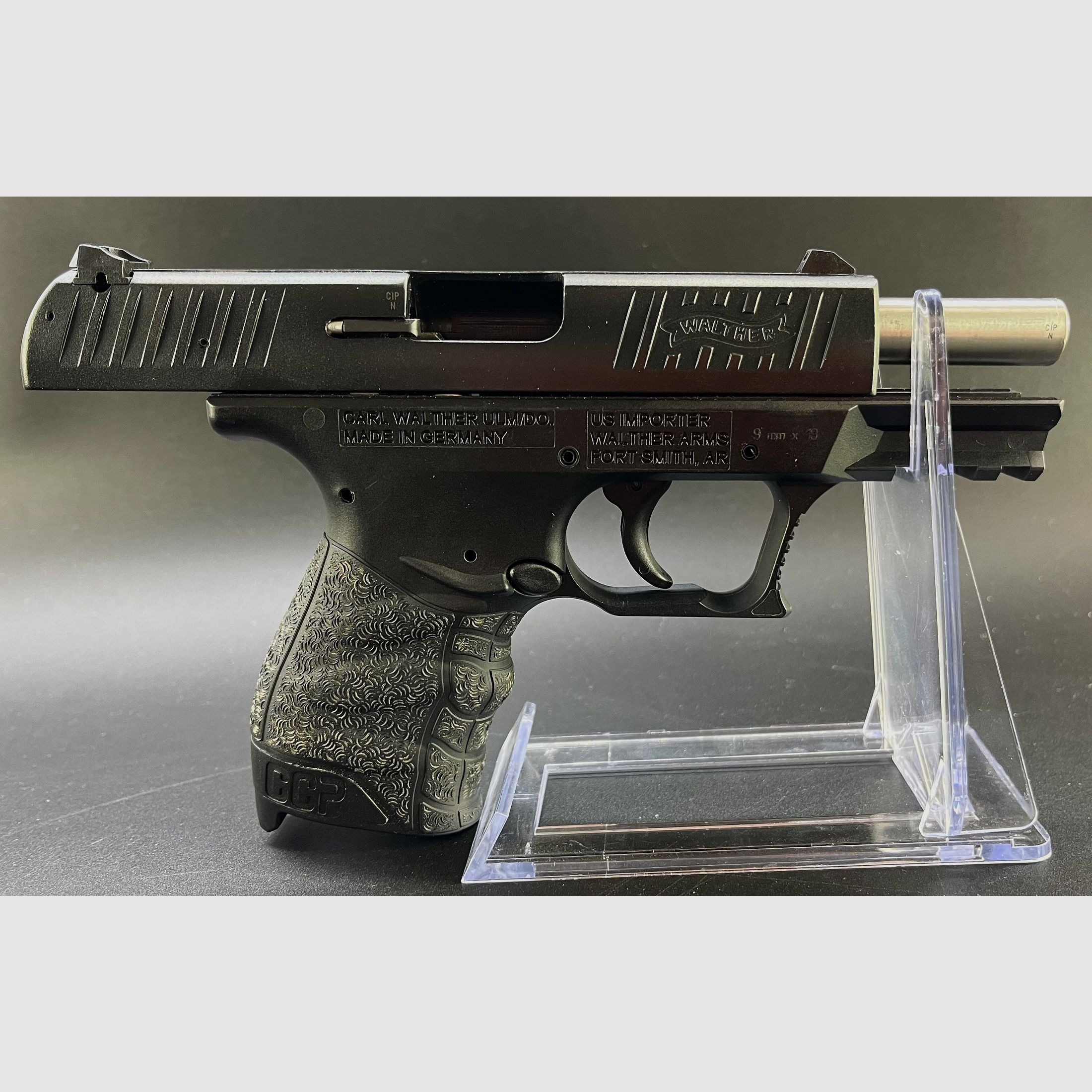 Vorführwaffe Carl Walther CCP 9x19 BLACK, 3,54"LL; 8-RD Magazin
