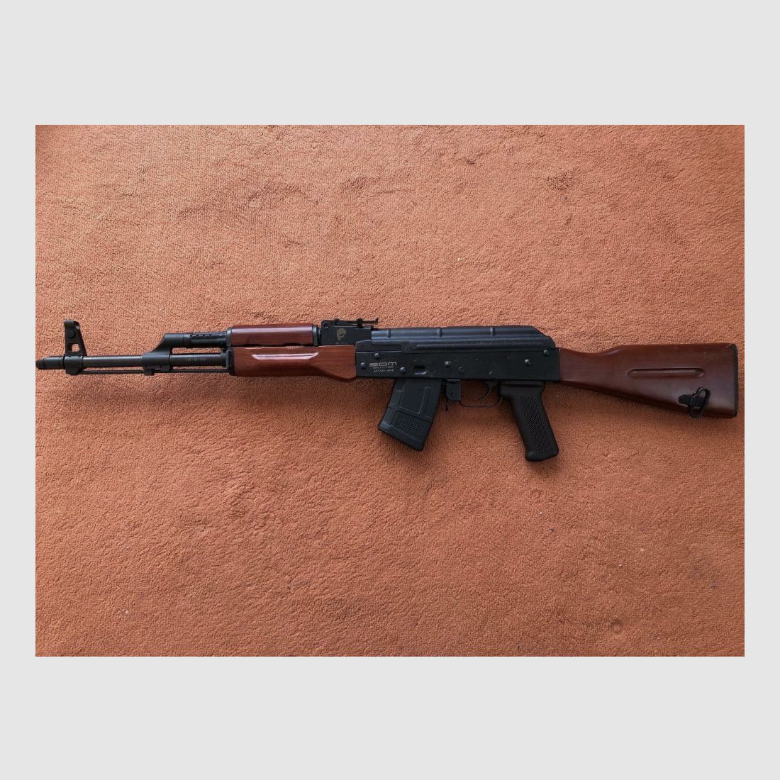 S.D.M	 Selbstladebüchse AK 47
