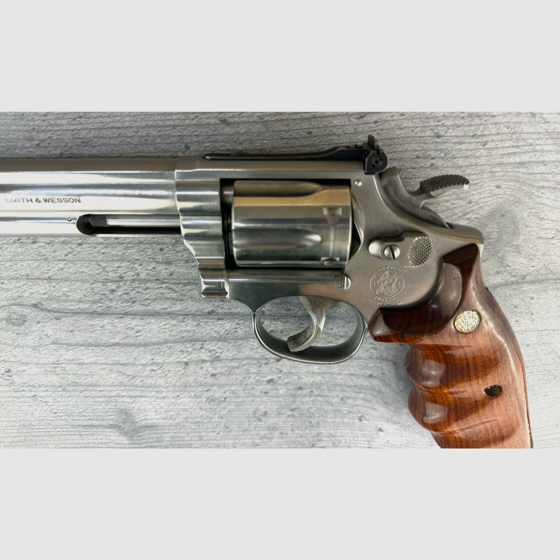 Smith & Wesson Mod. 617-1 Campione di tiro .22 l.r. impugnature in legno
