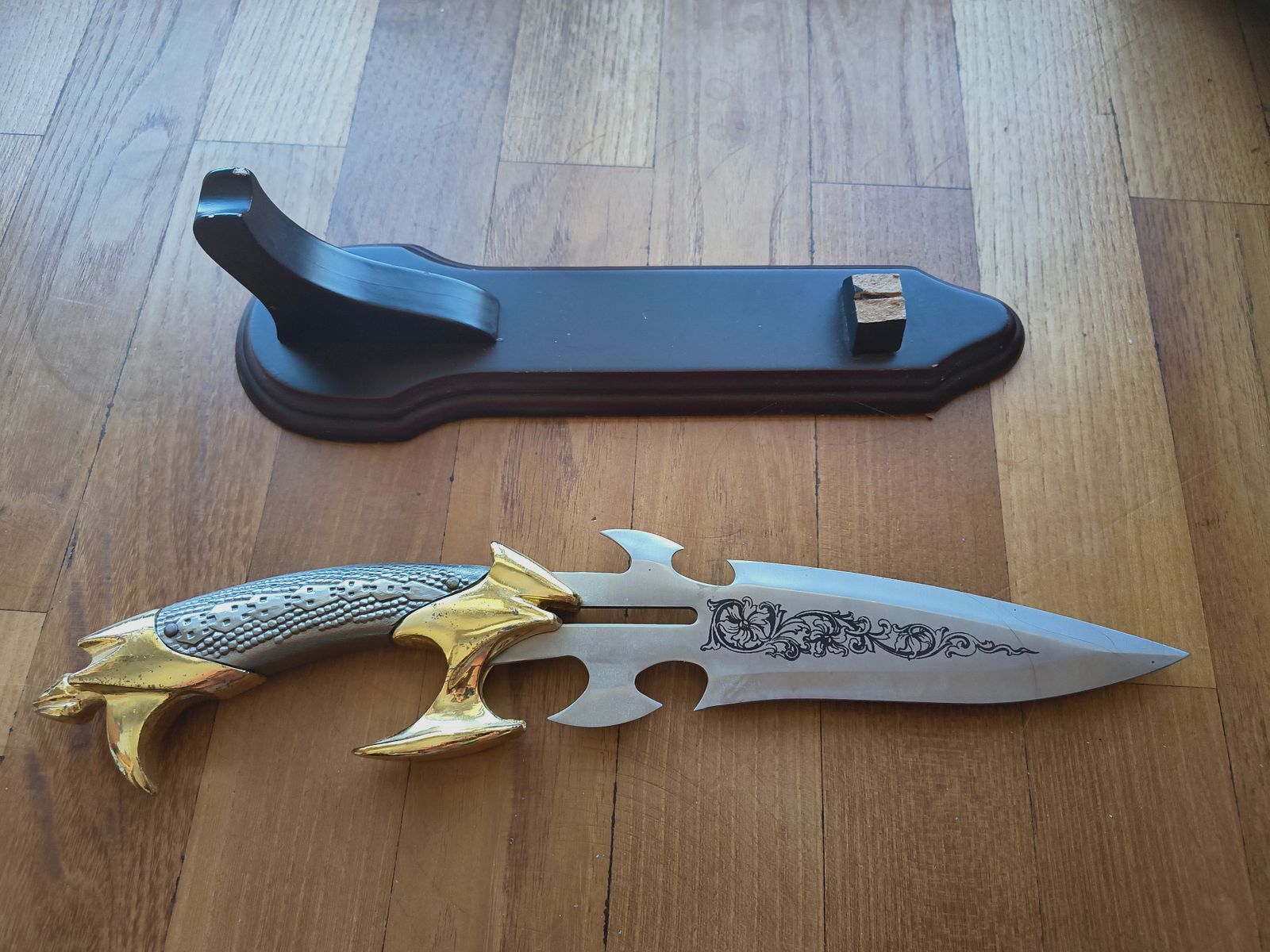Couteau médiéval 36 cm de longueur totale