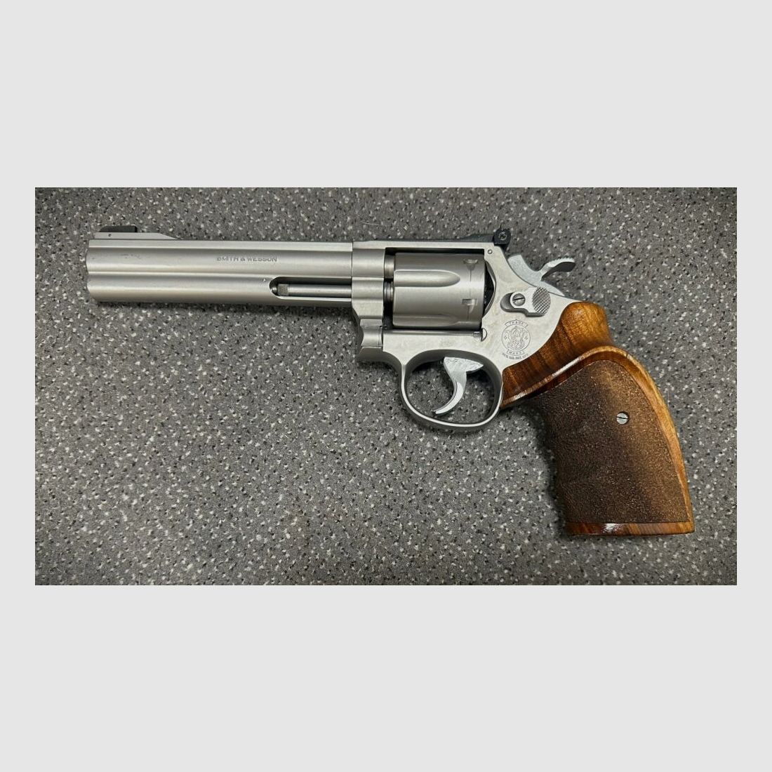 S&W Smith & Wesson 617-1 Target Champion