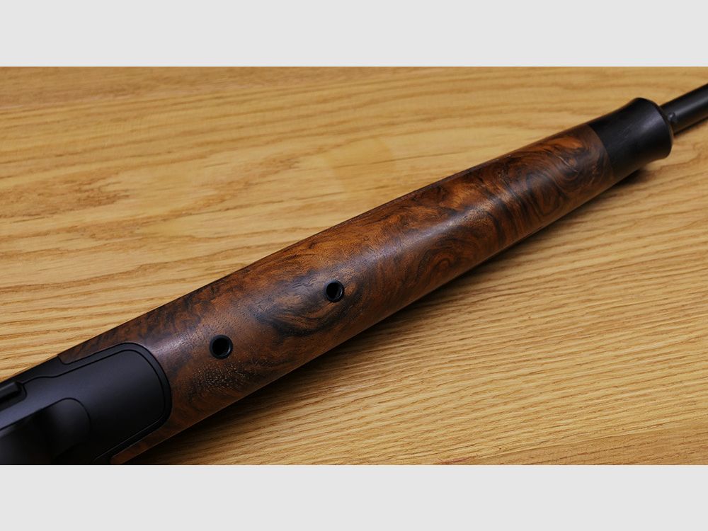 Blaser R8 Holzklasse 7 / Stahlkugel gerändelt mit Goldlinie / Kaliber und Lauflänge nach Wahl