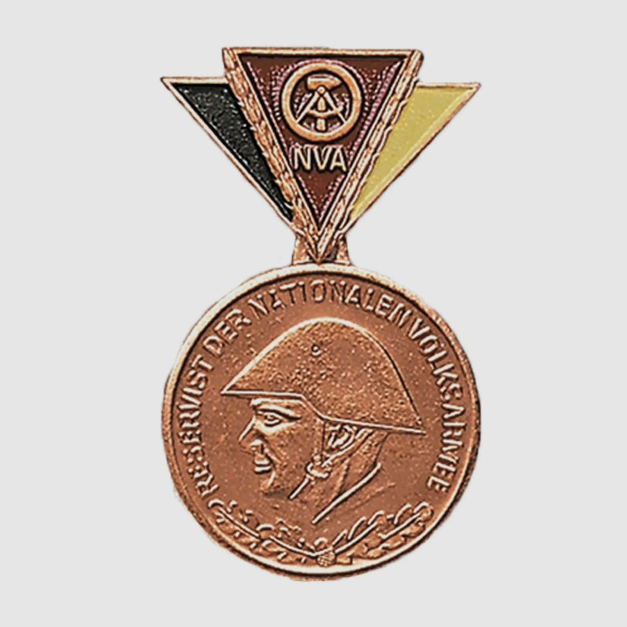 NVA Leistungsabzeichen NVA Reservisten bronzefarben