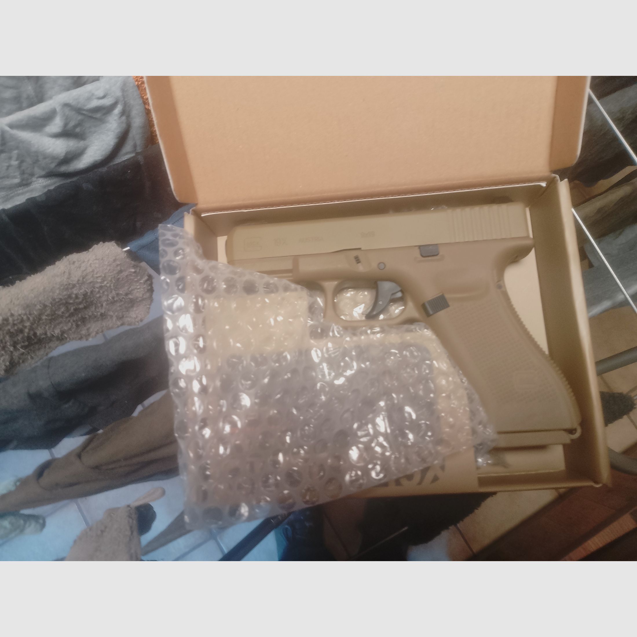 16 Lang- und Kurzwaffen