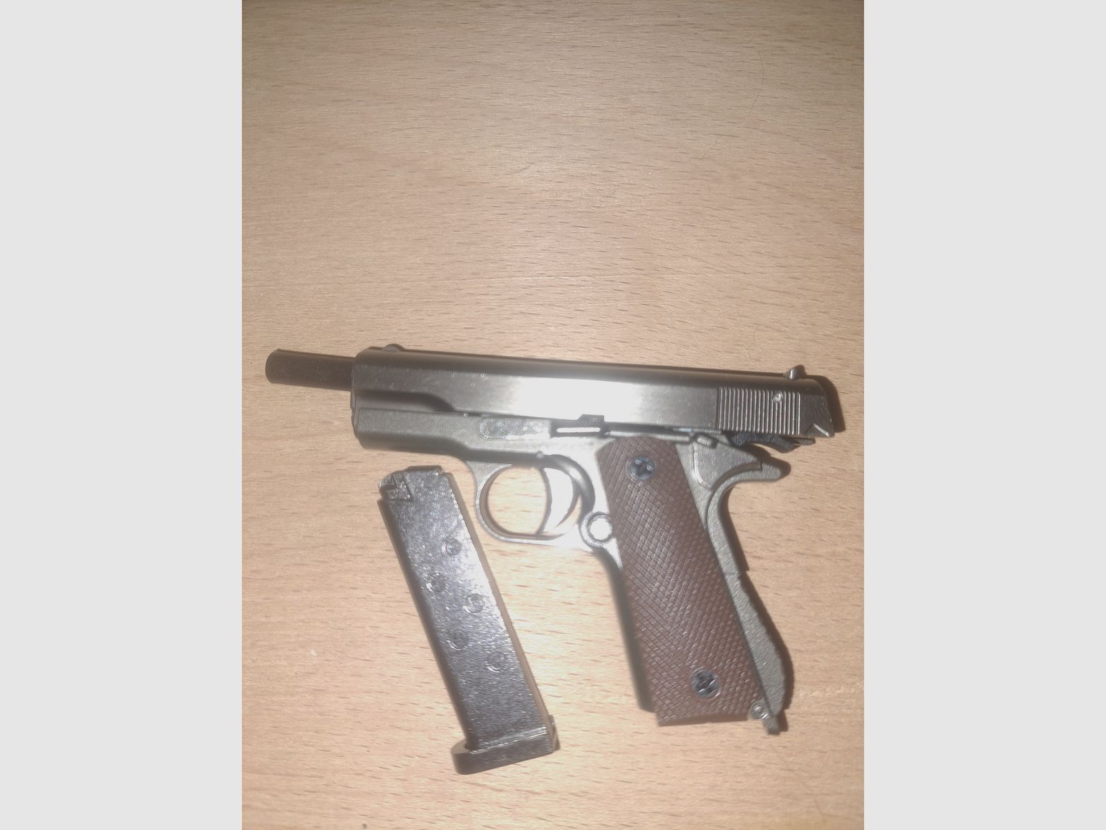 Schlüsselanhänger 1:3 Modell "Colt Government 1911"