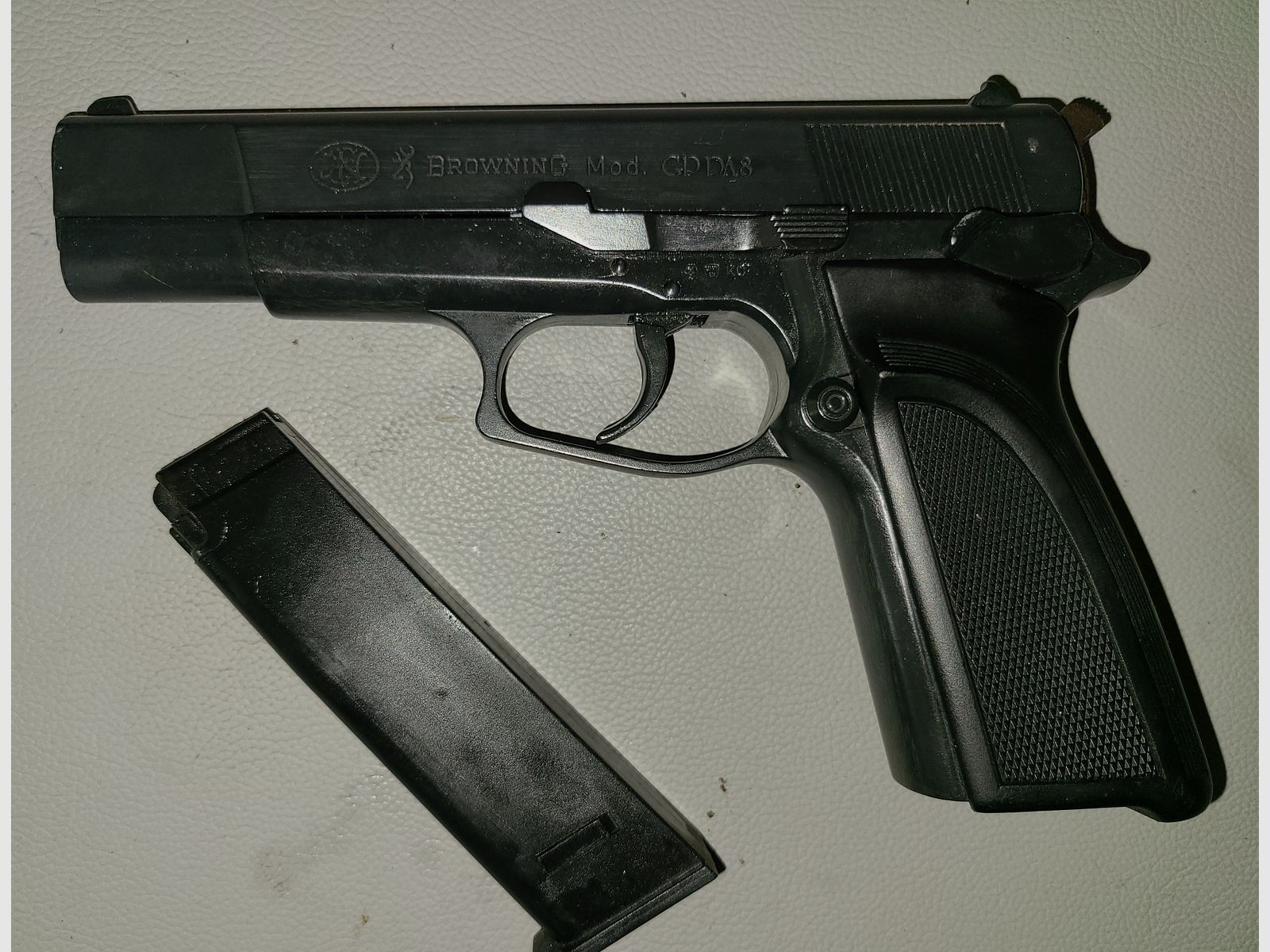 UMAREX BROWNING GPDA8 / ohne Zubehör/ cal. 8mm / PTB 389/2  SCHRECKSCHUSS GAS PISTOLE SILVESTER SELBSTVERTEIDIGUNG GEBRAUCHT 