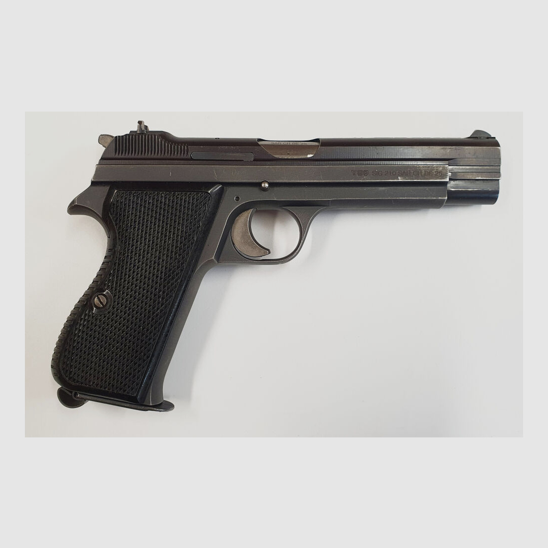 SIG Pistole SIG P210-2 im Kaliber 9mm Luger (9x19) Inkl. Holster und Reservemagazin,MADE IN SWITZERLAND
