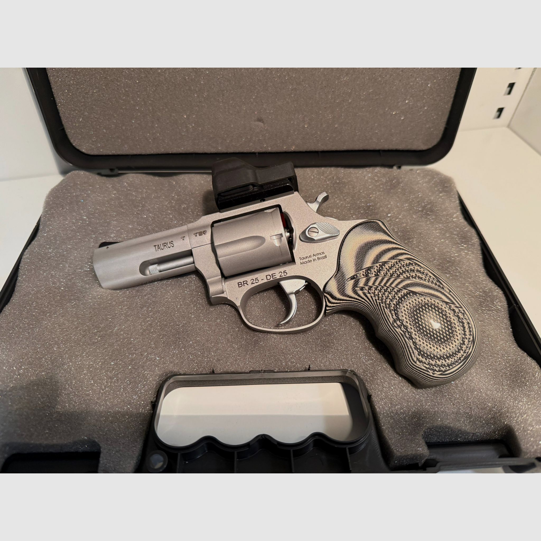 Taurus Revolver Model 605 T.O.R.O. 3" .357mag./ .38Spec
