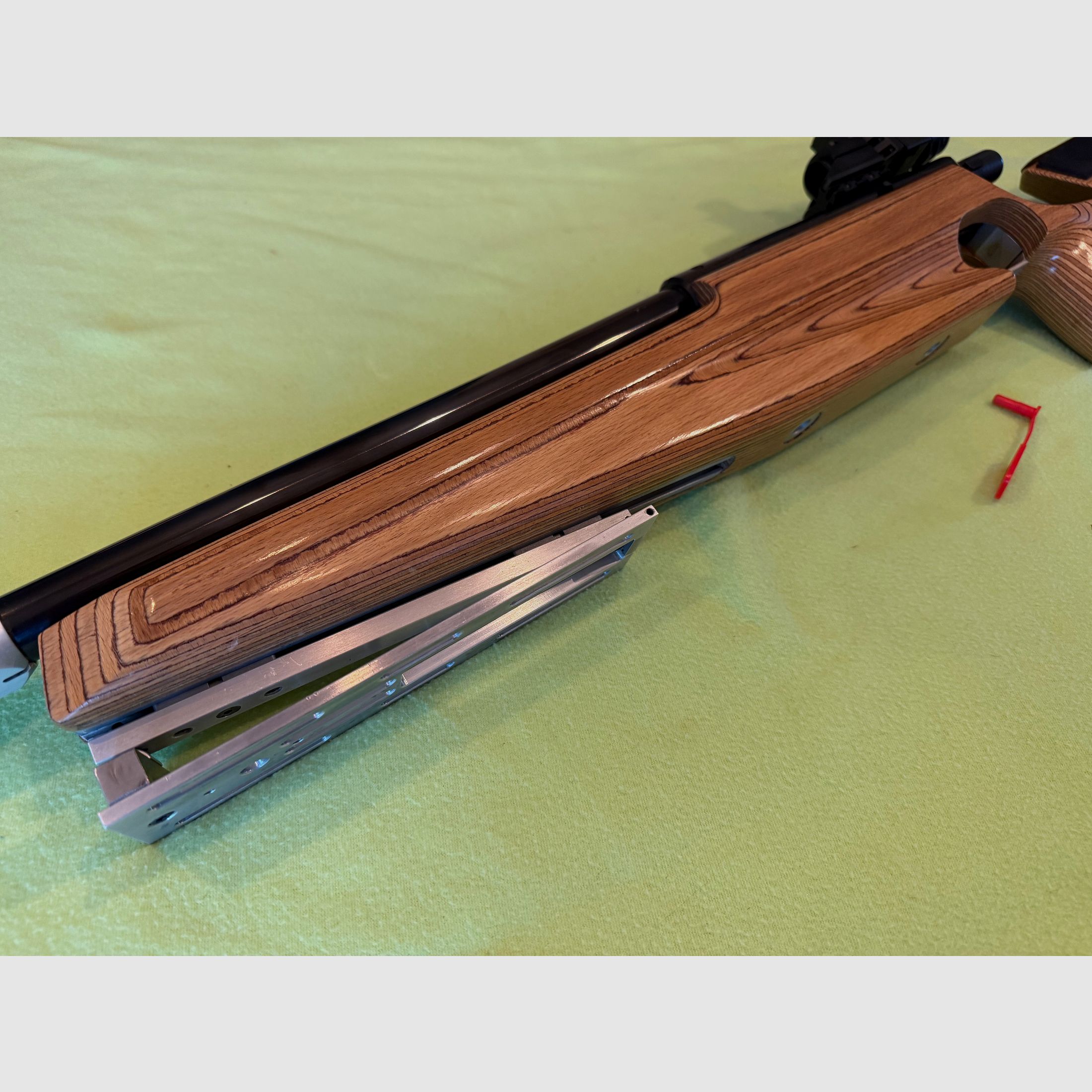 Feinwerkbau 2602 KK Match Gewehr .22lfb z diopterem Anschütz oraz akcesoriami, drewniana kolba prawostronna