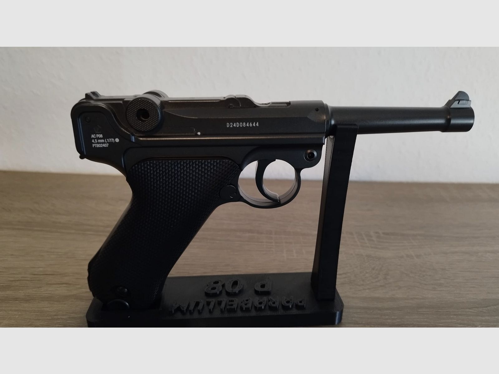 Umarex Legends P08 Metallausführung mit Zubehör CO2 4,5mm BB Pistole