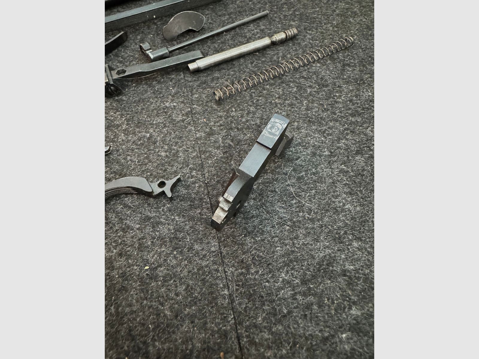 Ersatzteil-Set für RECK R20 (Revolver, Kal. 4mm M20) — alle frei verkäuflichen Teile, Schrauben, Federn, Hahn & Griffschalen — Komplett-Set