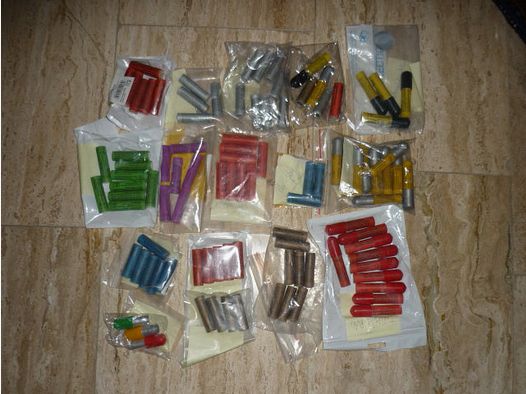 <p>pirotecnia más de 100 petardos, estrellas, etc. 15mm para Año Nuevo</p>