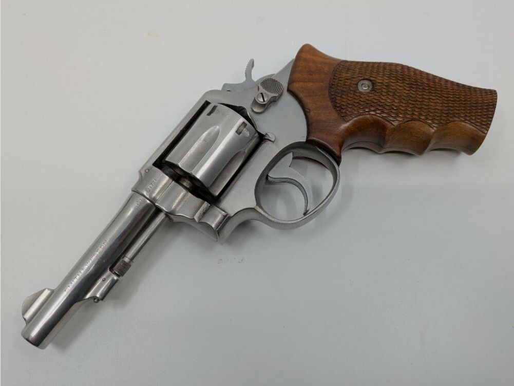 S&W 64