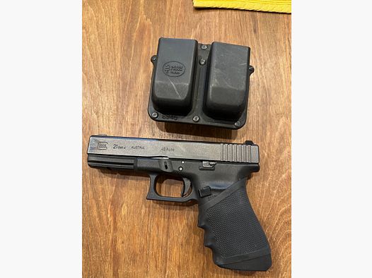 Glock 21 Gen. 4 met accessoires