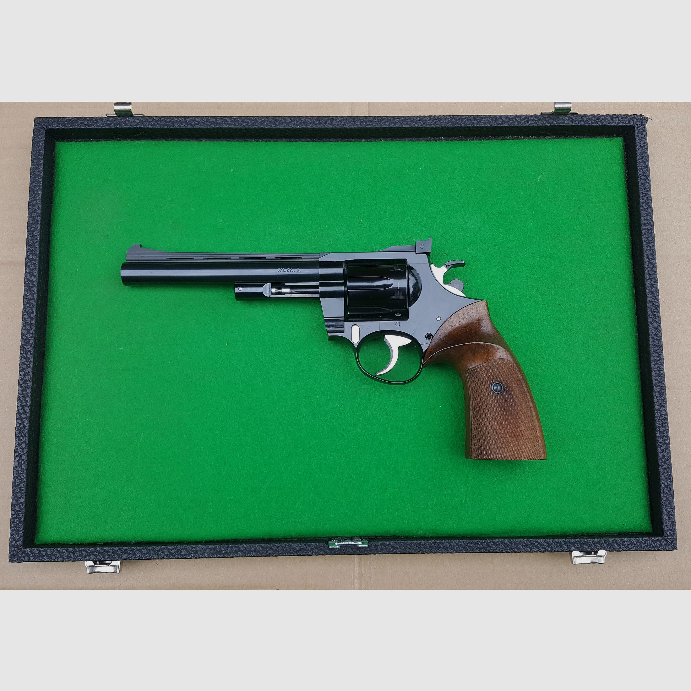 Korth Revolver  Cal. .22 LR   1973  6" Lauflänge