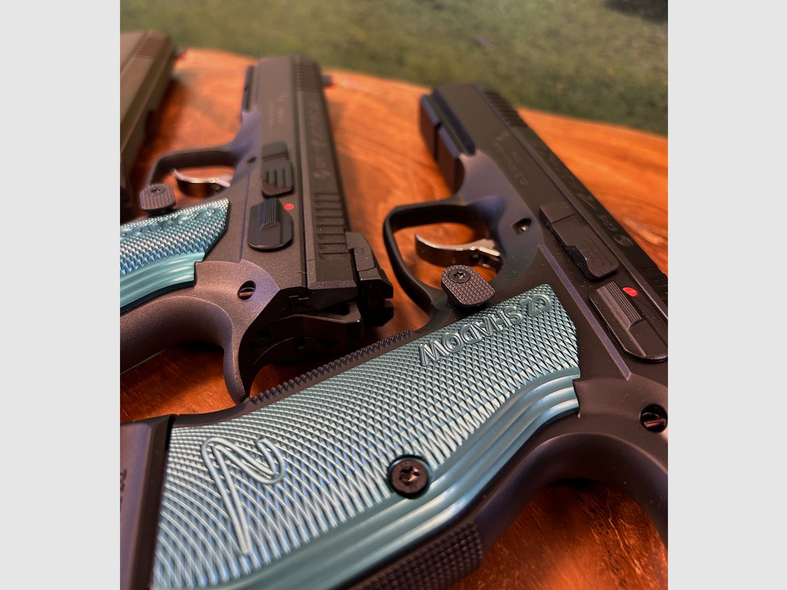 CZ Shadow 2 / COULEURS SPÉCIALES / MÉGA OFFRE