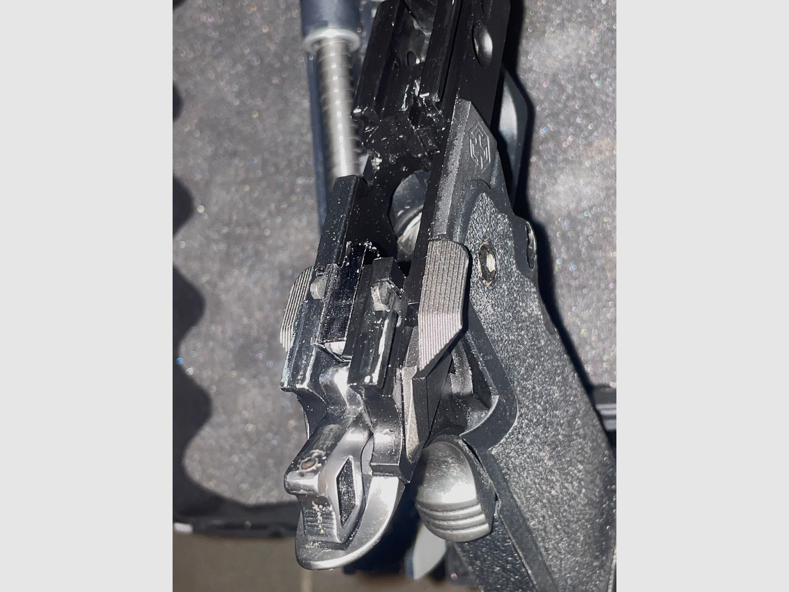 AW Custom Airsoft Pistole Hicapa 6mm BB + HPA Adapter Creeper Concepts