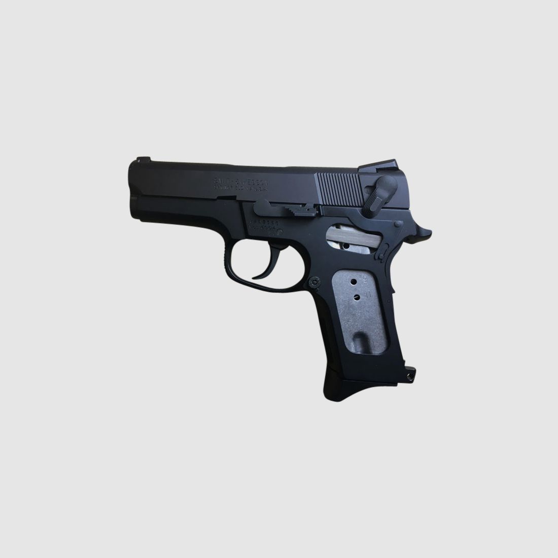 Pistole S&W Mod 6904 als Ersatzteilspender
