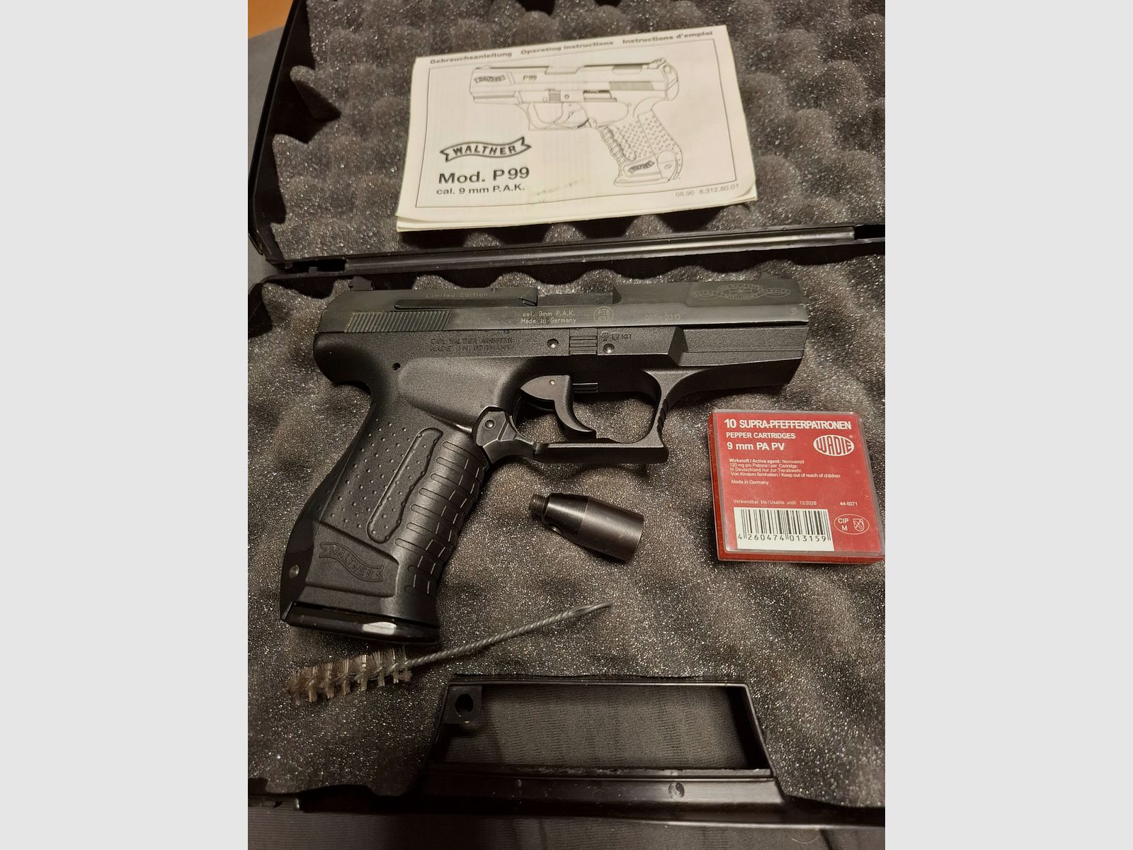 Walther P99  PTB 637  9mm P.A.K. mit Pfefferpatronen , Bild 2 von 5