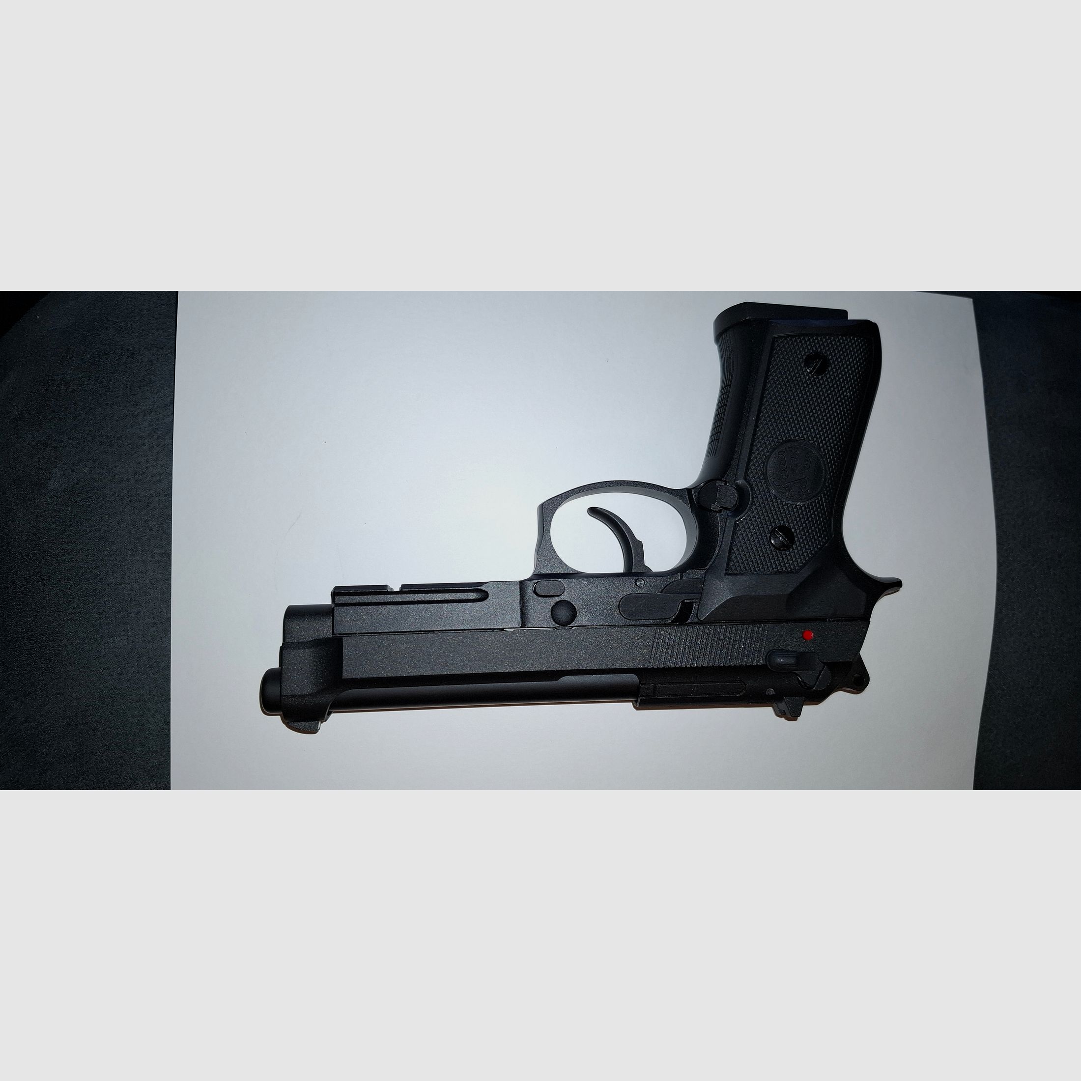Sprzedam pistolet AIRSOFT HK 6mmBB. Jak nowy