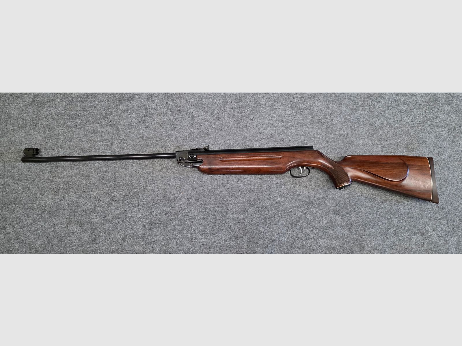 Mit seltenem Luxusschaft Weihrauch HW 35 von 1968 ohne F-Zeichen Knicklauf Luftgewehr Kaliber 4,5 mm HW35