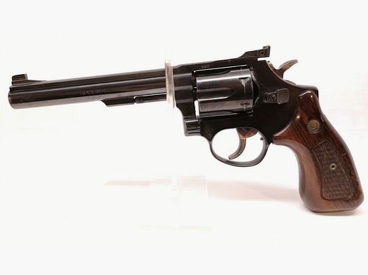 Taurus	 Model 96, schwarze Ausführung