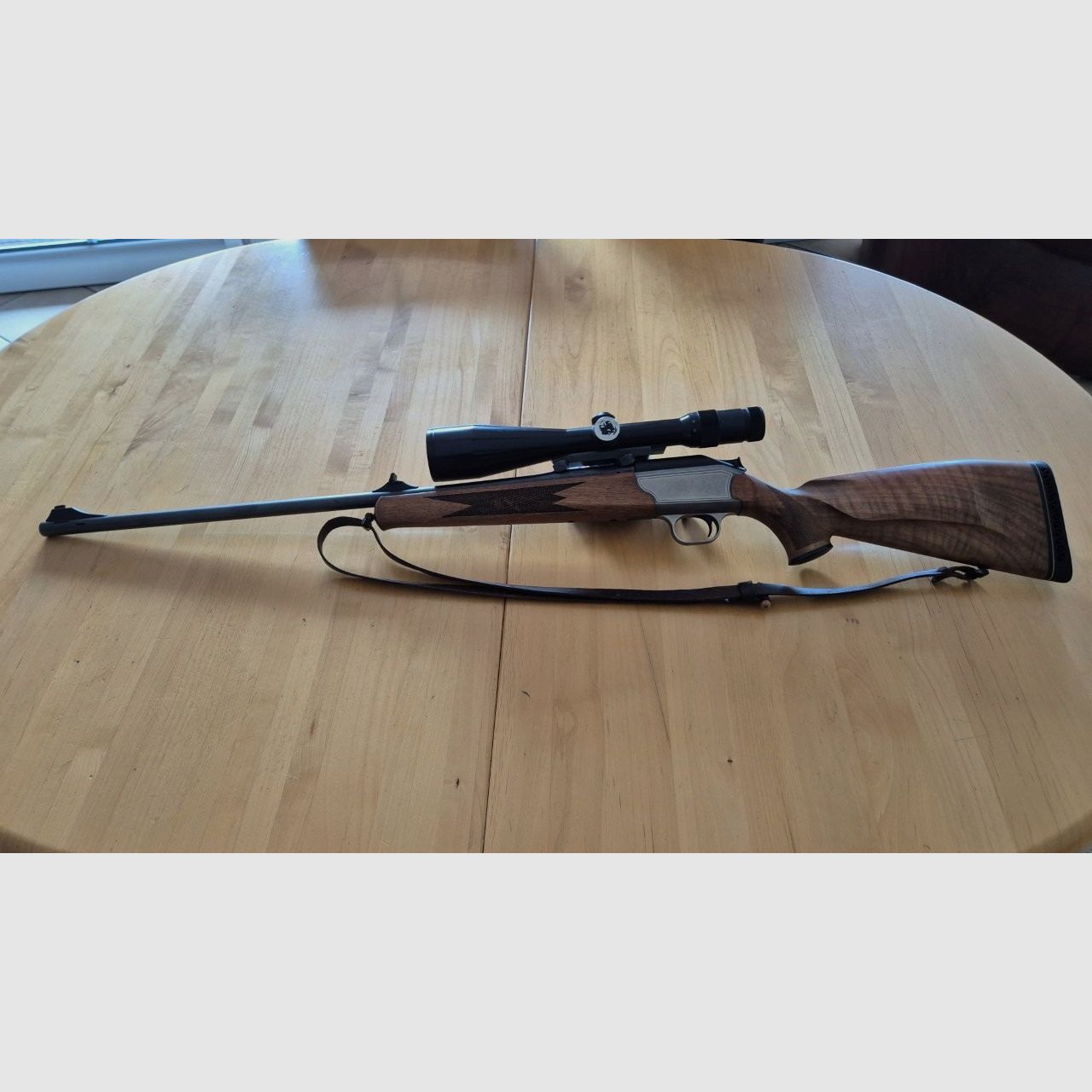 Rifle Blaser R93 Cal. 9,3x64 con dos ópticas