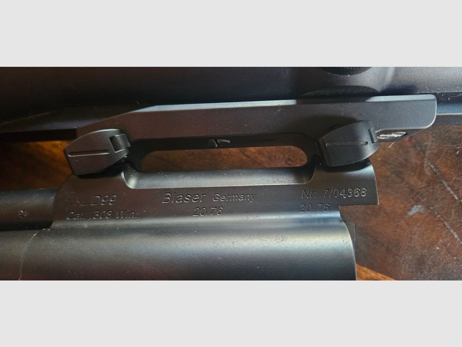 Blaser D99 con calcio a buco