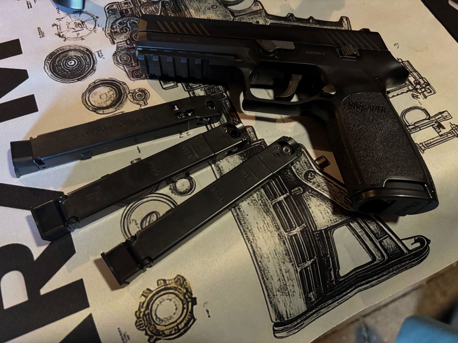SIG SAUER P320 CO2 4,5mm Diabolos und Stahl BB,s