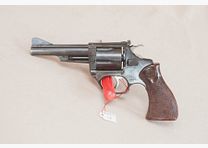 Astra con funda de cuero